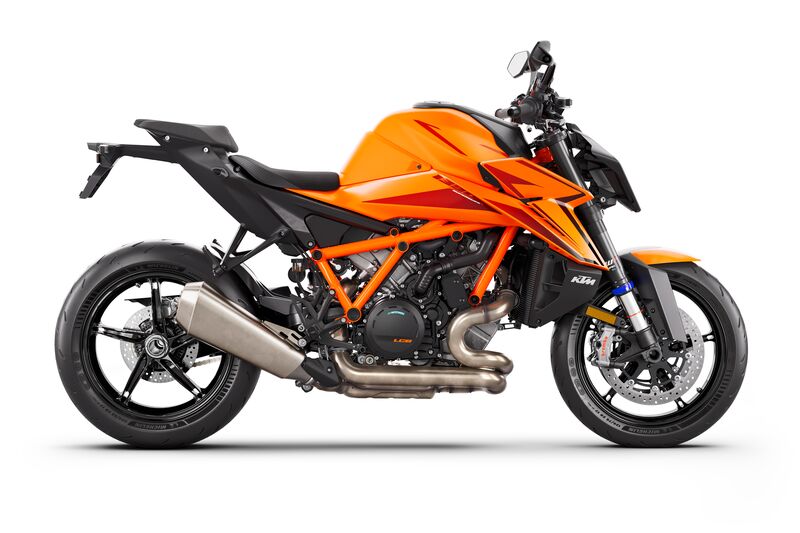 563271_MY24_KTM 1390 SUPER DUKE R EVO_ORANGE_EU_90-Right_Studio_GLOBAL_EUROPE_STUDIO_03_STUDIO_EU_GLOBAL